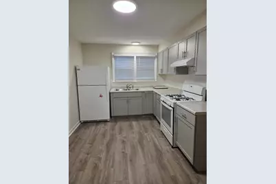 [Address not provided], Skokie, IL 60077 - Photo 6