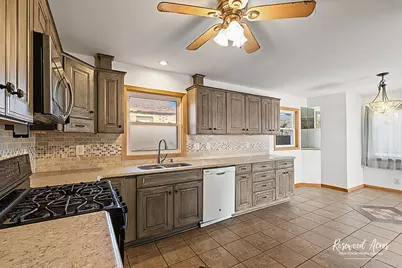 512 S Wall Street, Kankakee, IL 60901 - Photo 10