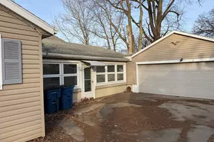 602 E Cherry St, Watseka, IL 60970 - Photo 2