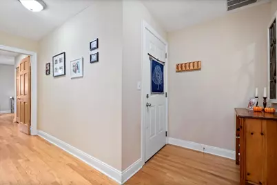 1118 W Pratt Boulevard #2, Chicago, IL 60626 - Photo 2