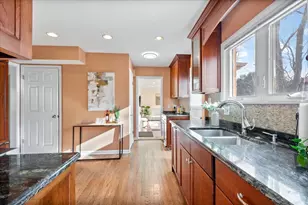 2440 Simpson St, Evanston, IL 60201 - Photo 10