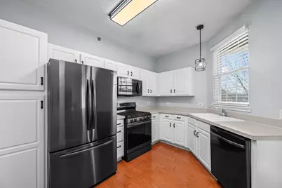 3100 Town Square Drive #204, Rolling Meadows, IL 60008 - Photo 6