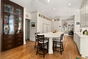 201 Scottswood Rd, Riverside, IL 60546 - Photo 18