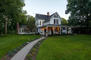 201 Scottswood Rd, Riverside, IL 60546 - Photo 2