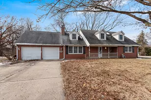 313 N Raven Rd, Shorewood, IL 60404 - Photo 2