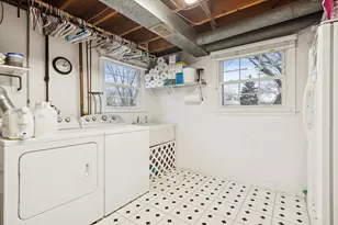 1351 Brentwood Ln, Wheaton, IL 60189 - Photo 30