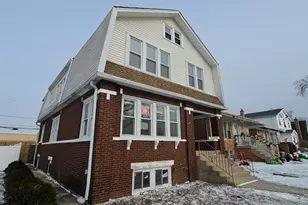 2626 W 96th Pl, Evergreen Park, IL 60805 - Photo 2