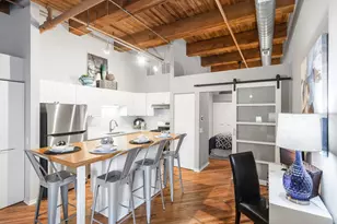 226 N Clinton St, Chicago, IL 60661 - Photo 6