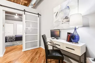 226 N Clinton St, Chicago, IL 60661 - Photo 8