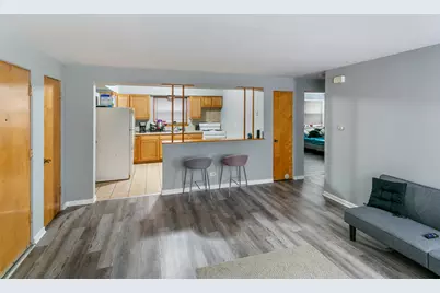 805 N 22nd Avenue, Melrose Park, IL 60160 - Photo 6