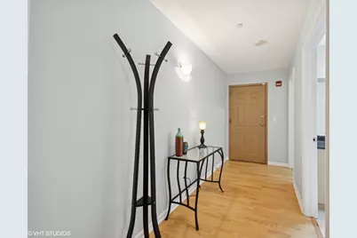 911 Busse Highway #302, Park Ridge, IL 60068 - Photo 14