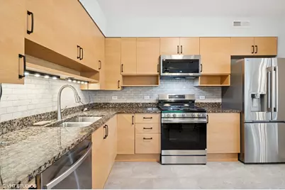 911 Busse Highway #302, Park Ridge, IL 60068 - Photo 6