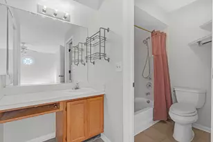 5370 Sequoia Ct, Gurnee, IL 60031 - Photo 14
