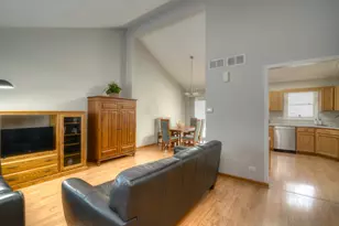 3S554 Virginia Ave, Warrenville, IL 60555 - Photo 4