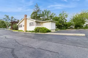 217 55th St, Clarendon Hills, IL 60514 - Photo 2