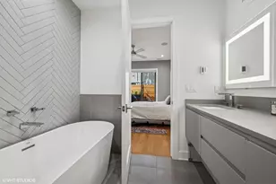 1156 W Ohio St, Chicago, IL 60642 - Photo 20