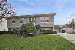 33 Opal Ave, Glendale Heights, IL 60139 - Photo 2