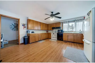 220 Hagar Avenue, Milledgeville, IL 61051 - Photo 2