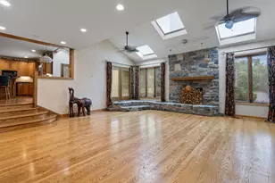 807 Hitchcock Ave, Lisle, IL 60532 - Photo 4