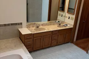 1015 Braemoor Dr, Downers Grove, IL 60515 - Photo 18