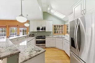 492 Patricia Ct, Grayslake, IL 60030 - Photo 6