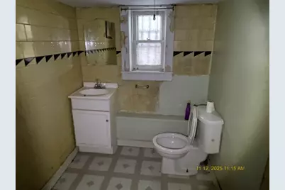 8148 S Brandon Avenue, Chicago, IL 60617 - Photo 10