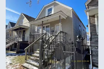 8148 S Brandon Avenue, Chicago, IL 60617 - Photo 2