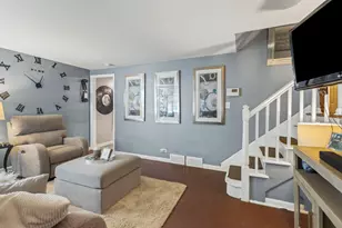 9748 S Merrion Ave, Chicago, IL 60617 - Photo 2