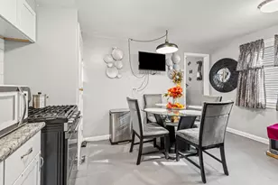 9748 S Merrion Ave, Chicago, IL 60617 - Photo 4