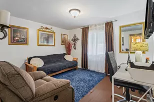 9748 S Merrion Ave, Chicago, IL 60617 - Photo 8