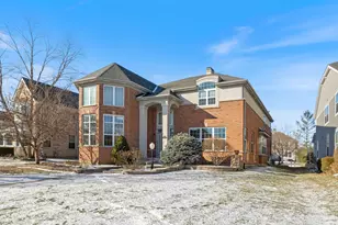 408 N White Deer Trail, Vernon Hills, IL 60061 - Photo 2