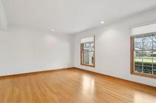 1522 E Fleming Dr, Arlington Heights, IL 60004 - Photo 2