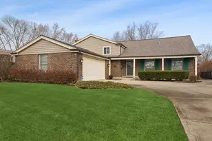 1522 E Fleming Dr, Arlington Heights, IL 60004 - Photo 1