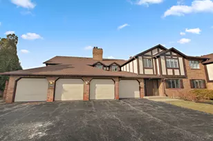 13212 S Oak Hills Pkwy, Palos Heights, IL 60463 - Photo 2