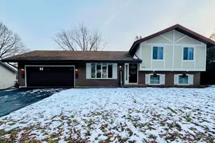 5505 W Shore Dr, McHenry, IL 60050 - Photo 1