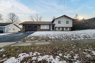 5505 W Shore Dr, McHenry, IL 60050 - Photo 18