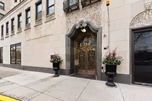 2000 N Lincoln Park W, Chicago, IL 60614 - Photo 2