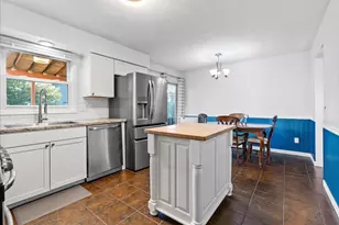 1421 Godfrey Dr, Normal, IL 61761 - Photo 10