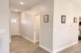 715 Rapp Dr, Mahomet, IL 61853 - Photo 6