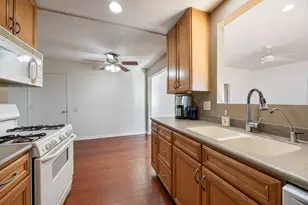 [Address not provided], Carol Stream, IL 60188 - Photo 8