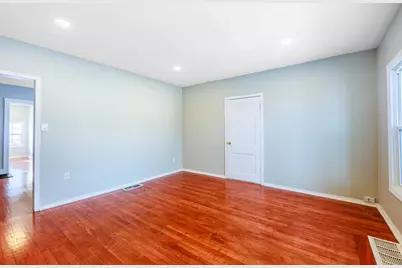 643 Wing Street, Elgin, IL 60123 - Photo 6