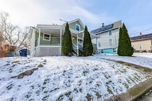 643 Wing St, Elgin, IL 60123 - Photo 2