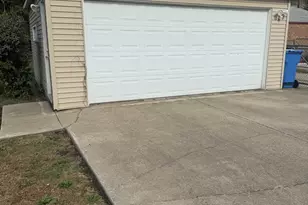 10055 S Oglesby Ave, Chicago, IL 60617 - Photo 12