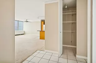 655 W Irving Park Rd, Chicago, IL 60613 - Photo 10