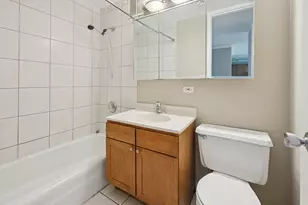 655 W Irving Park Rd, Chicago, IL 60613 - Photo 12