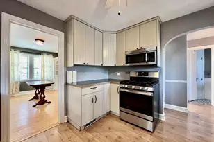 9210 S Trumbull Ave, Evergreen Park, IL 60805 - Photo 12