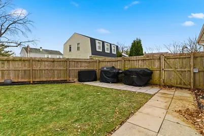 6 Saint Ives Lane, Vernon Hills, IL 60061 - Photo 32