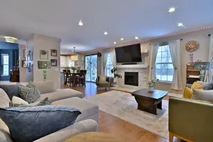 377 Geneva Ln, Cary, IL 60013 - Photo 16