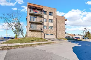 7100 W 95th St, Oak Lawn, IL 60453 - Photo 2