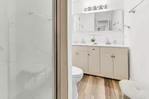 7100 W 95th St, Oak Lawn, IL 60453 - Photo 12